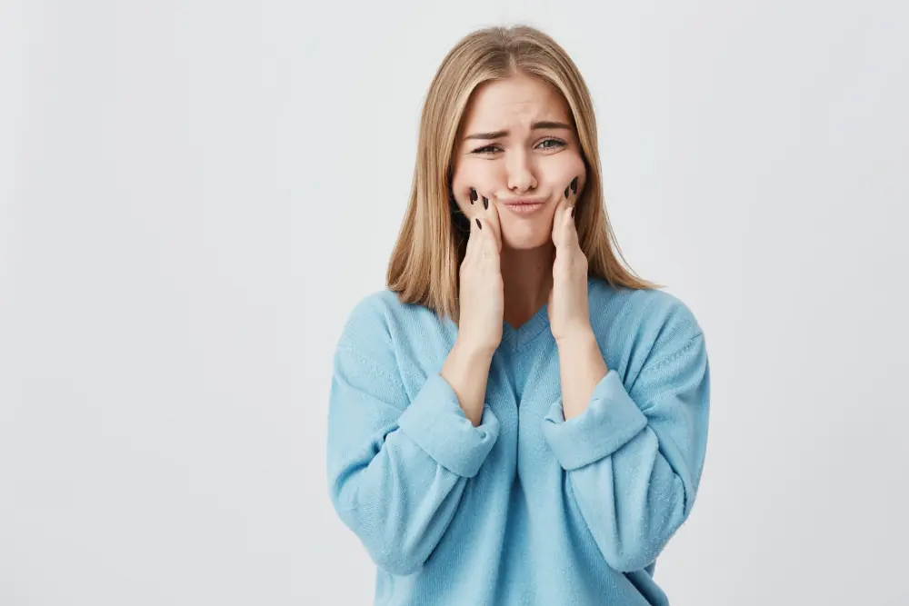 Impianto Dentale che Tocca il Nervo: Cause, Sintomi e Soluzioni